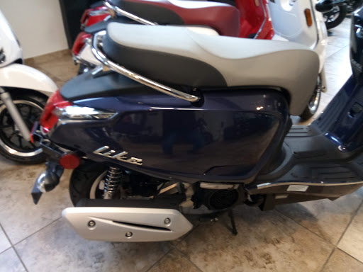 Motor Scooter Dealer «Vespa Queens», reviews and photos, 37-43 Crescent St, Long Island City, NY 11101, USA