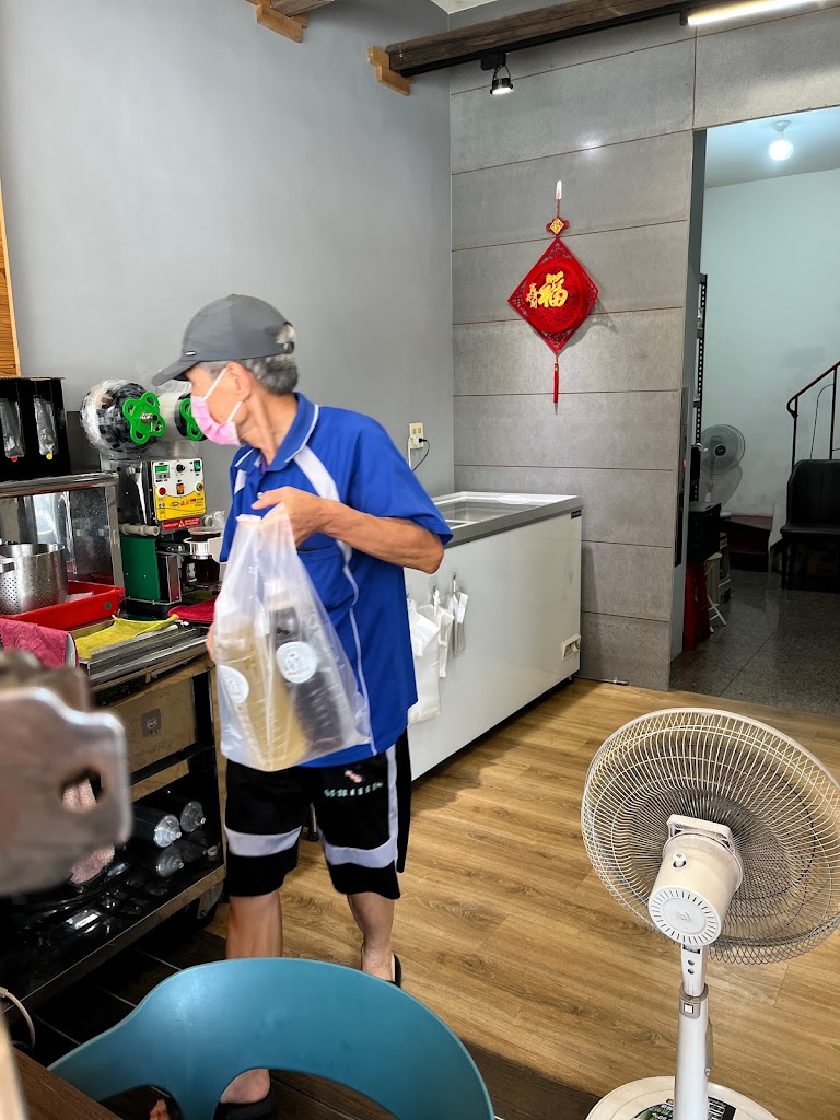 隔壁老王 古早味養生茶飲 的照片