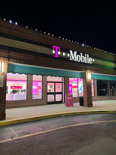 Cell Phone Store «T-Mobile», reviews and photos, 222 W 21st St, Norfolk, VA 23517, USA