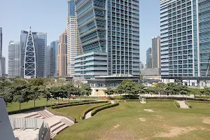 Jumeirah Lakes Towers Park image