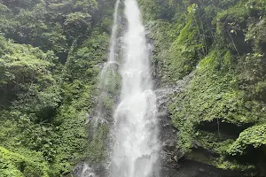 Melanting waterfall image