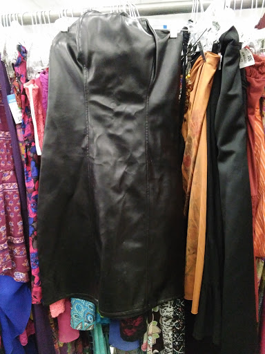 Thrift Store «Thunderbird & Dysart Goodwill Retail Store & Donation Center», reviews and photos, 13055 W Thunderbird Rd, El Mirage, AZ 85335, USA