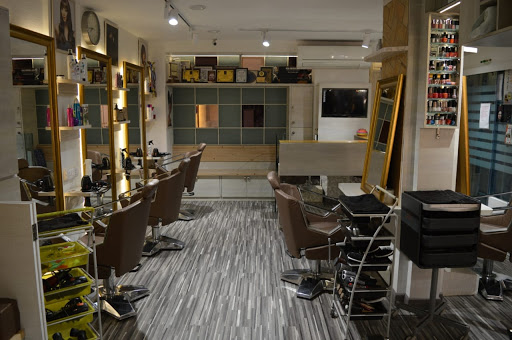 Kut & Make Salon & Academy : Beauty salon in Byculla East | Unisex Salon | Hair Cutting & Styling | Waxing | Threading | Manicure | Pedicure | Hair Treatment | Keratin | Smoothening | Hair Spa