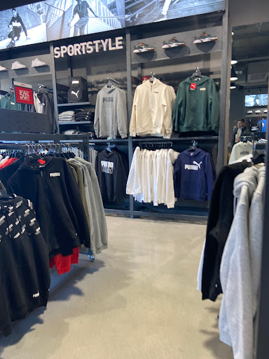 Shoe Store «PUMA», reviews and photos, 131-C Nut Tree Rd, Vacaville, CA 95687, USA