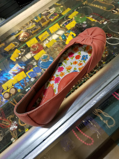 Thrift Store «Indian School Thrift», reviews and photos, 2740 W Indian School Rd, Phoenix, AZ 85017, USA