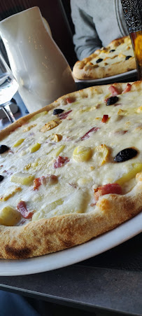 Plats et boissons du Pizzeria La Ronde des Pizzas de Grenoble Italien / Turque - n°12