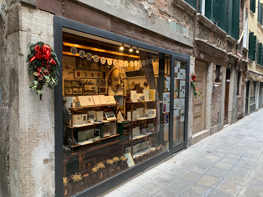 Bookshop Damocle Edizioni