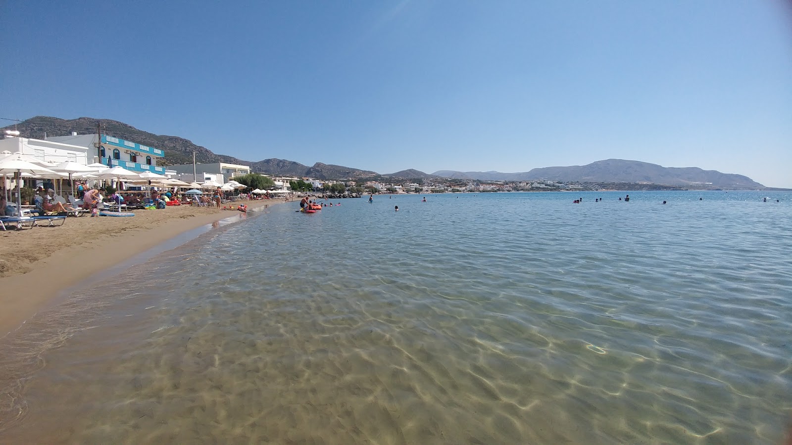 Fotografija Katovigli beach z siv fini pesek površino