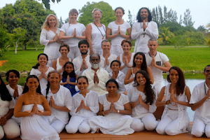 Yogi Hari's Ashram - Sampoorna Yoga image