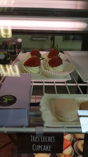 Bakery «Simply Desserts», reviews and photos, 14035 Promenade Commons St, Gainesville, VA 20155, USA