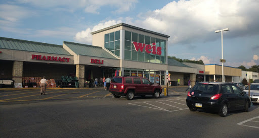 Supermarket «Weis», reviews and photos, 1309 Blue Valley Dr, Pen Argyl, PA 18072, USA