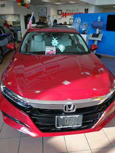 Honda Dealer «Huntington Honda», reviews and photos, 1055 E Jericho Turnpike, Huntington, NY 11743, USA