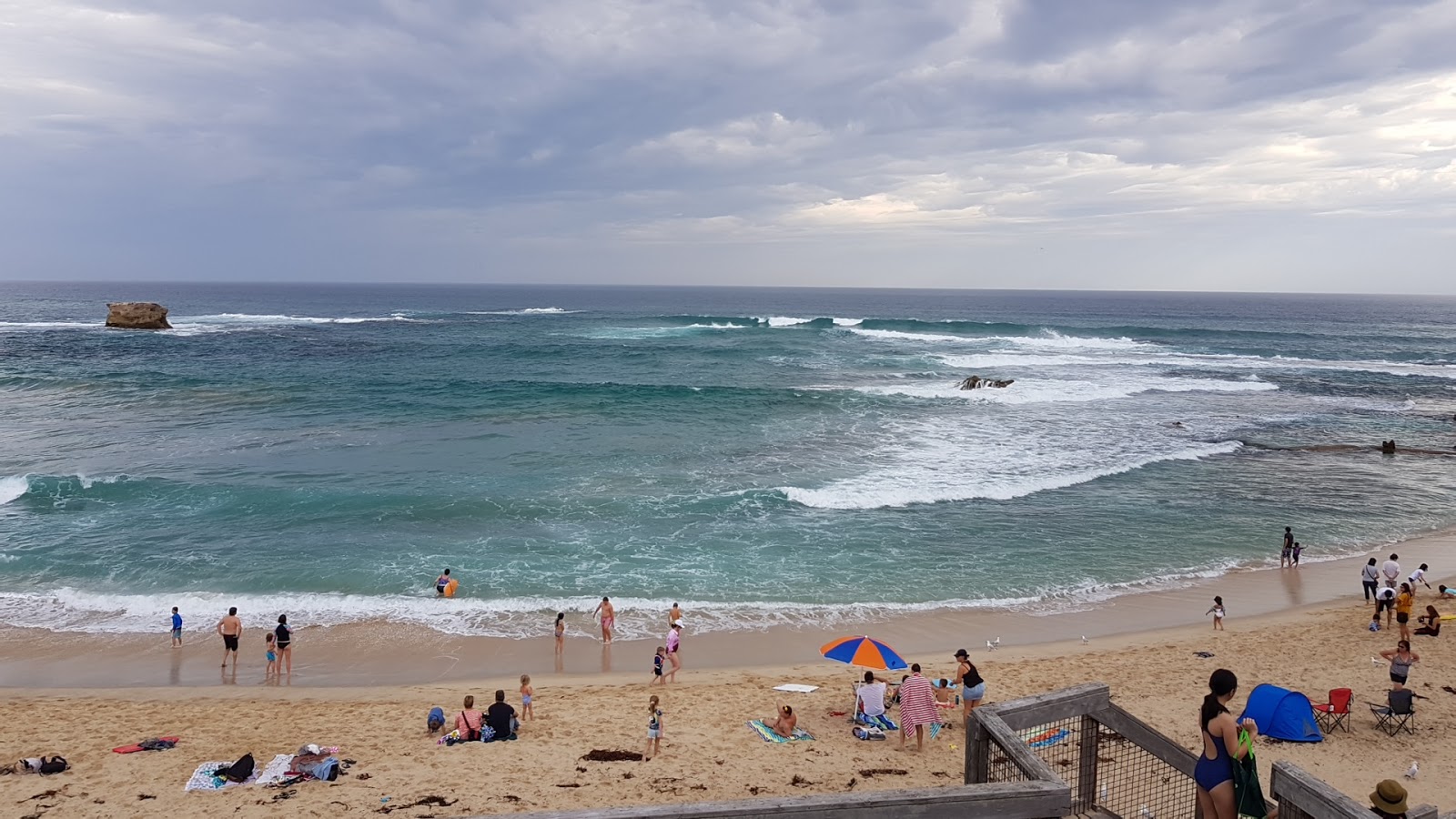 Foto de Sorrento Beach - lugar popular entre os apreciadores de relaxamento