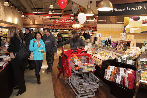 Grocery Store «Strack & VanTil Food Market», reviews and photos, 2168 W US Hwy 30, Valparaiso, IN 46385, USA