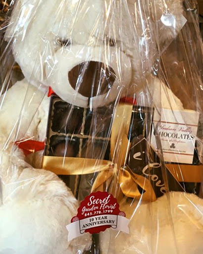 Florist «Secret Garden Florist & Gift Shop, Inc», reviews and photos, 2294 NY-208, Montgomery, NY 12549, USA