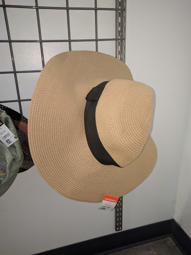 Thrift Store «Higley & Queen Creek Goodwill Retail Store & Donation Center», reviews and photos, 4570 S Higley Rd, Gilbert, AZ 85297, USA