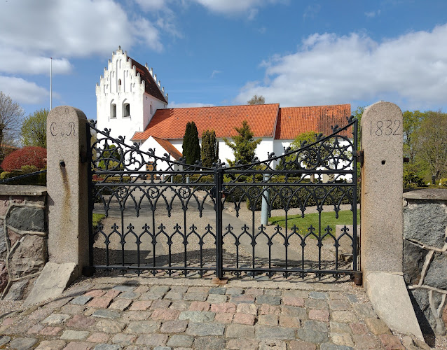 Ørsted Kirke - Kirke