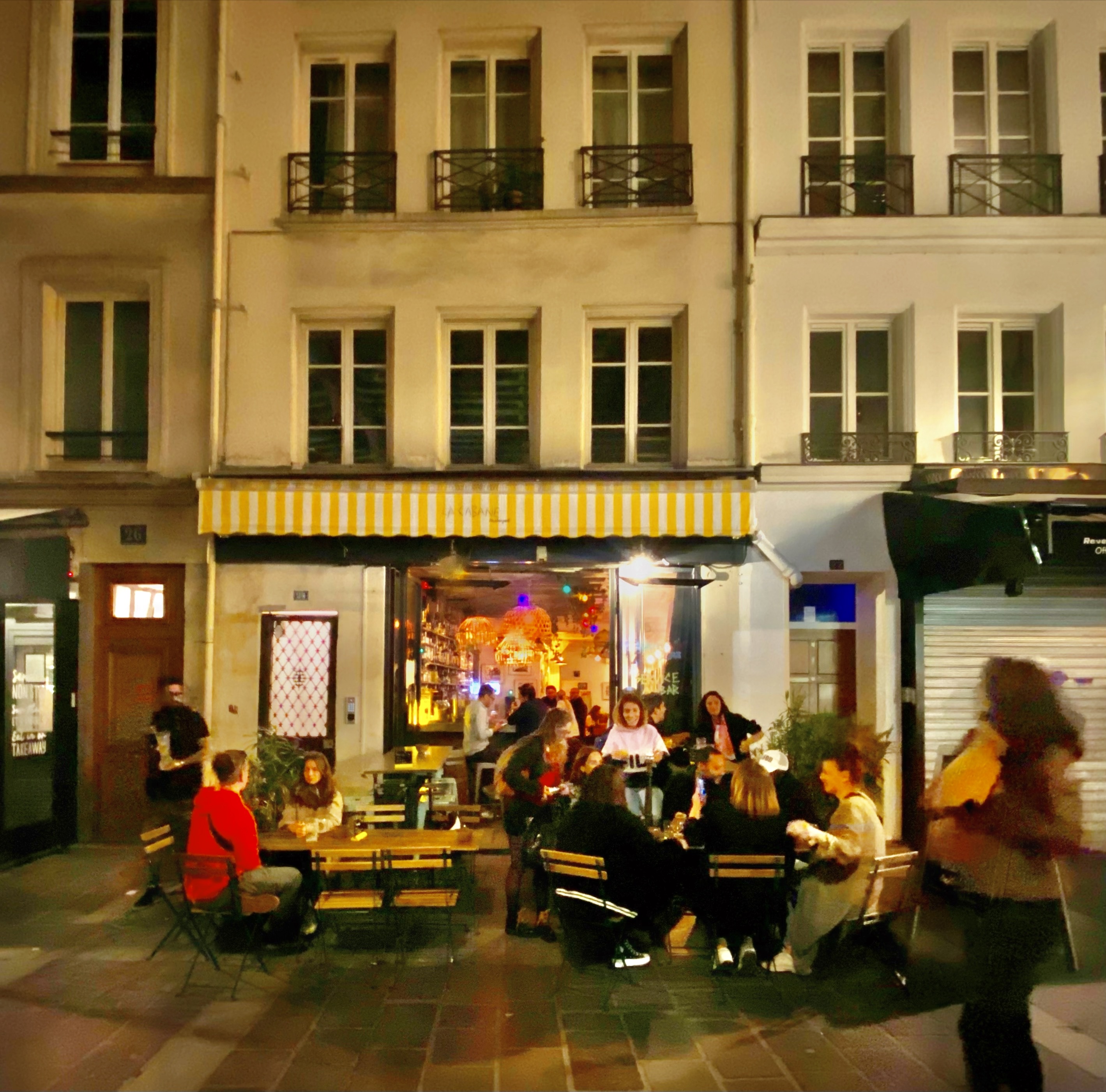 Photo n° 1 de l'avis de Streetmoodparis. fait le 20/05/2023 à 00:14