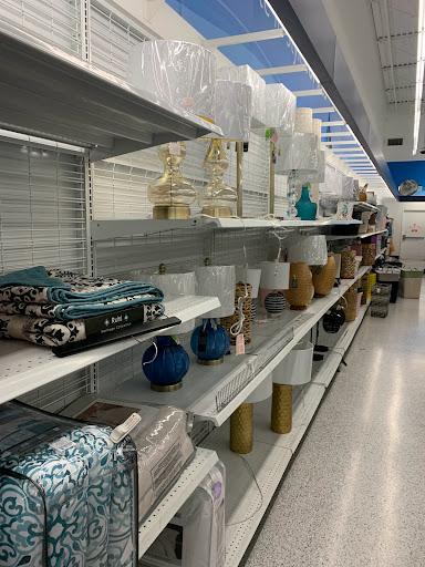 Clothing Store «Ross Dress for Less», reviews and photos, 17849 Garden Way NE, Woodinville, WA 98072, USA