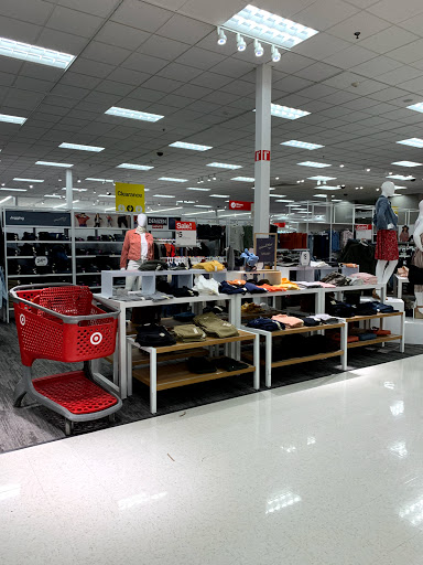 Department Store «Target», reviews and photos, 2099 Skokie Valley Rd, Highland Park, IL 60035, USA