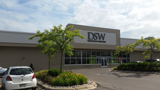 DSW Designer Shoe Warehouse, 30867 Orchard Lake Rd, Farmington Hills, MI 48334, USA, 