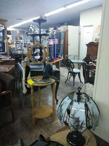 High Desert Pickers / Antique Vintage Furniture Shabby Restoration Estate & Moving Sale
