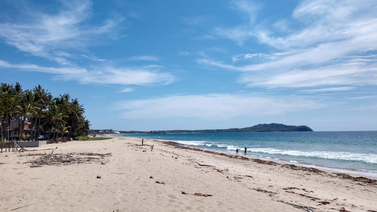 Foto van Litibu beach met recht en lang