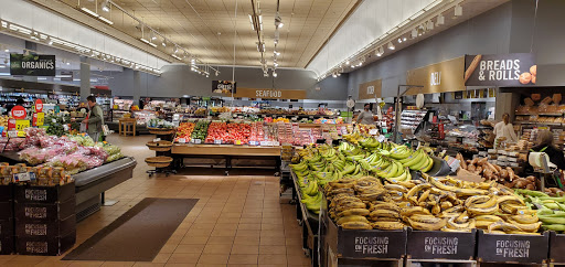 Grocery Store «Stop & Shop», reviews and photos, 760 Villa Ave, Fairfield, CT 06824, USA