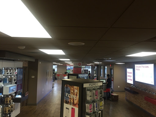 Cell Phone Store «Verizon Authorized Retailer, TCC», reviews and photos, 1585 W Main St Suite A, Molalla, OR 97038, USA