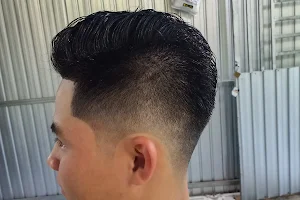 Duy Barber image