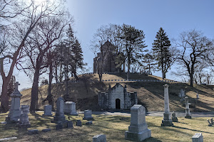 Calvary Cemetery & Mausoleum