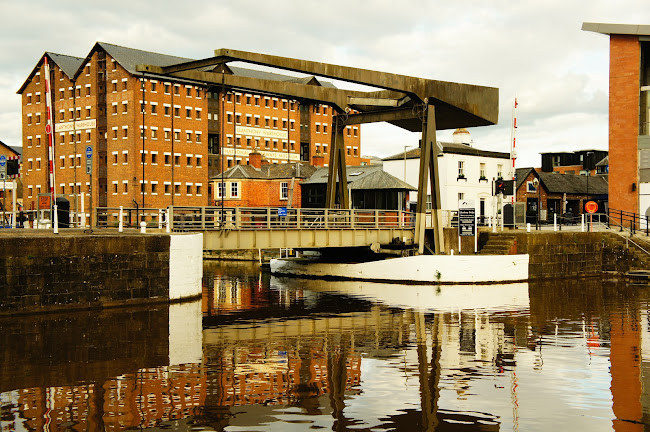 Comments and reviews of Gloucester Docks