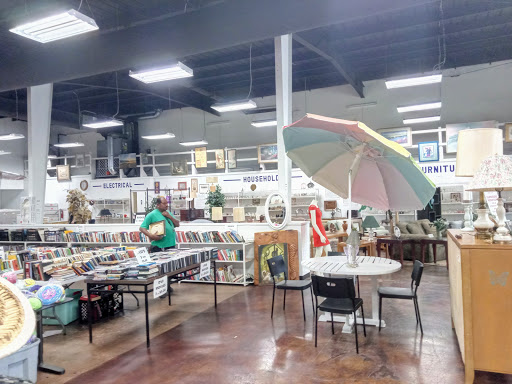 Thrift Store «Bridge House Thrift Store», reviews and photos, 4243 Earhart Blvd, New Orleans, LA 70130, USA