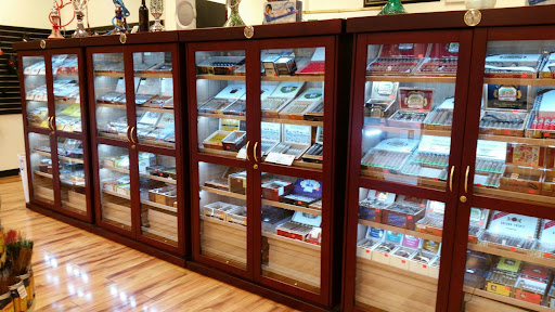 Tobacco Shop «Orlando Smoke Shop Sea World», reviews and photos, 11062 International Dr #108, Orlando, FL 32821, USA
