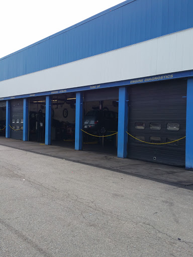 Auto Parts Store «Pep Boys Auto Parts & Service», reviews and photos, 1321 Sunrise Hwy, Bay Shore, NY 11706, USA