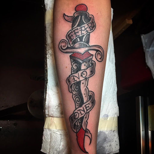 Tattoo Shop «American Graffiti Tattoo & Piercing», reviews and photos, 608 12th St, Sacramento, CA 95814, USA