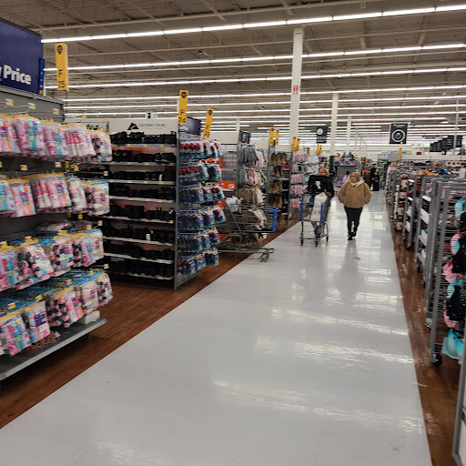 Discount Store «Walmart», reviews and photos, 70 Pleasant Valley St, Methuen, MA 01844, USA