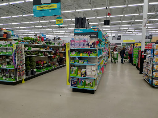 Discount Store «Dollar General Market», reviews and photos, 237 E McCauley Dr, Uhrichsville, OH 44683, USA