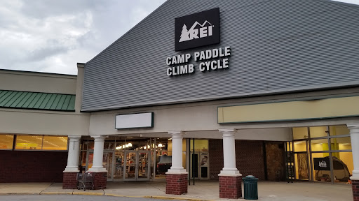 REI, 200 Ridge Pike #115, Conshohocken, PA 19428, USA, 