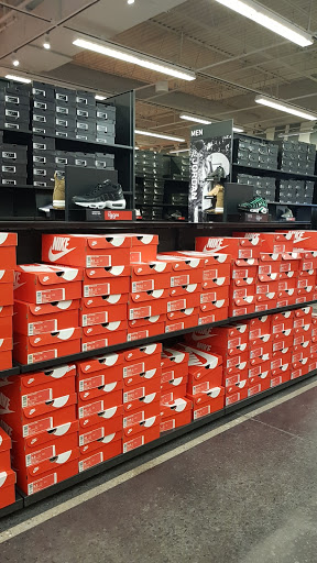 Sporting Goods Store «Nike Factory Store», reviews and photos, 8510 S Cottage Grove Ave, Chicago, IL 60619, USA