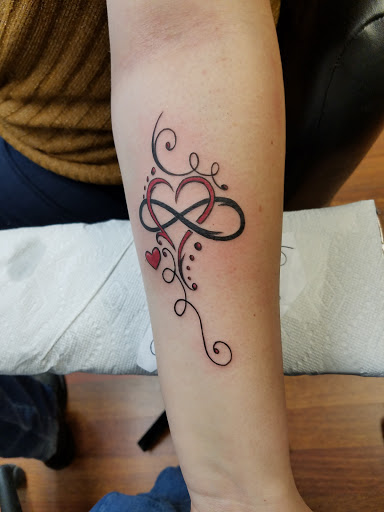 Tattoo Shop «mystic ink tattoos», reviews and photos, 715 N Ewing St, Seymour, IN 47274, USA