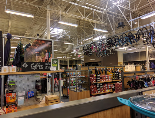 Camping Store «REI», reviews and photos, 2643 Edmondson Rd, Cincinnati, OH 45209, USA
