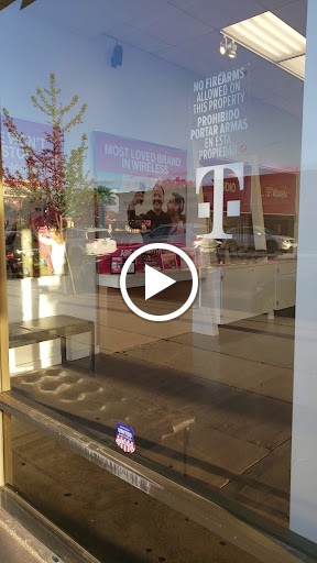 Cell Phone Store «T-Mobile», reviews and photos, 21844 Ventura Blvd, Woodland Hills, CA 91364, USA