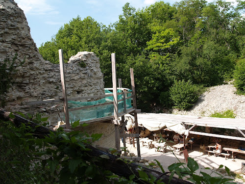 Site du vieux Château de Noyers à Noyers