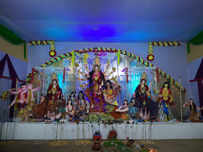 এক পাশে কালী মন্দির অপর পাশে মাদ্রাসা 