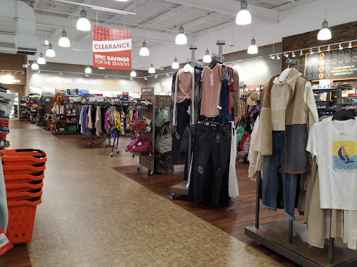 Outdoor Sports Store «Sierra Trading Post», reviews and photos, 67 Newtown Rd #18, Danbury, CT 06810, USA