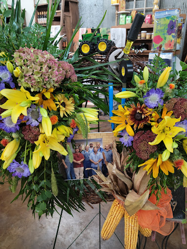 Florist «Sharp Floral & Gifts», reviews and photos, 584 Broadway Ave, New Johnsonville, TN 37134, USA