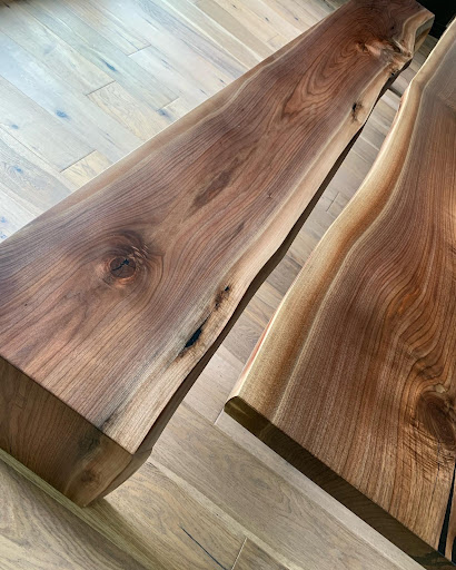 Barnboardstore Hamilton: Wood supply and custom furniture