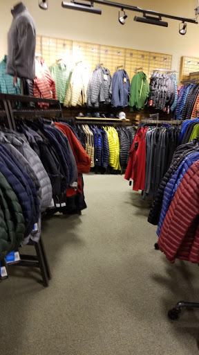 Camping Store «REI», reviews and photos, 1209 E Golf Rd, Schaumburg, IL 60173, USA