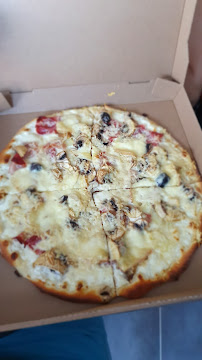 Plats et boissons du Pizzeria Regal Pizza à Rognonas - n°1
